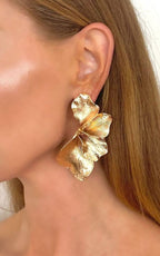Demi-Fleur Plissée 45 × 25 mm – Boucles d’oreilles inox doré