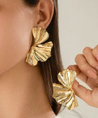 Demi-Fleur Plissée 45 × 25 mm – Boucles d’oreilles inox doré