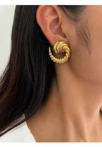 Tourbillon d’Or – Boucles Spirales Torsadées en Acier Doré 29 mm